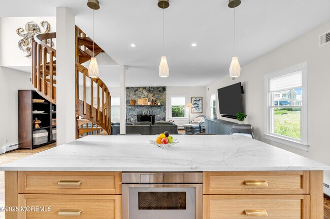 Building Photo - 1612 Ocean Ave N