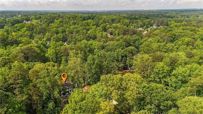 Building Photo - 3270 Brookview Dr