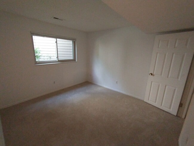 Building Photo - 715 Morgan Dr