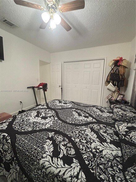 Building Photo - 5271 NW 5th St