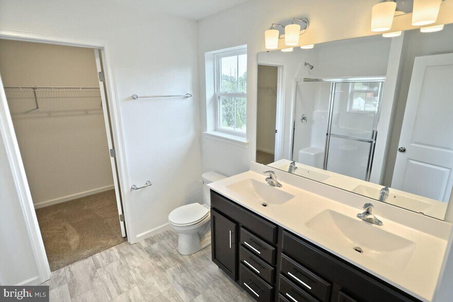 Building Photo - 36 Shillington Ln