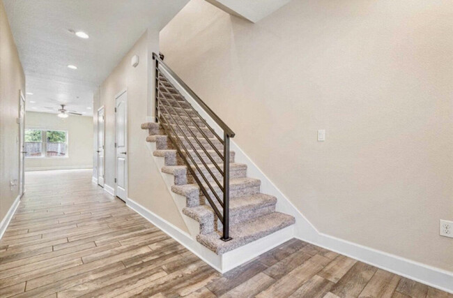 Building Photo - 3501 Mossy Oak Villas Cir