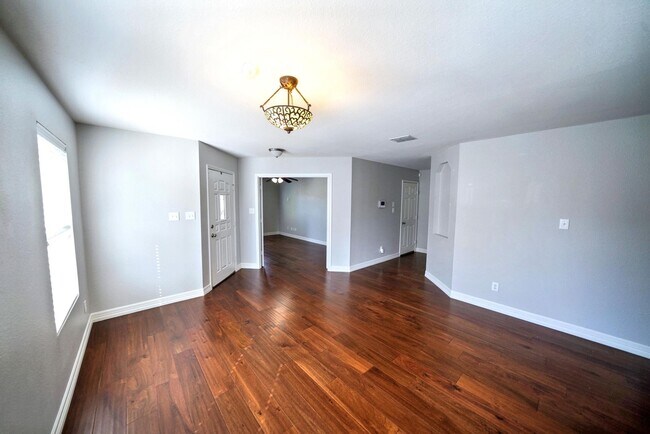 Building Photo - Beautiful home in the desirable Trails of Kensington Ranch, Schertz, TX - Realtor Commission: $500