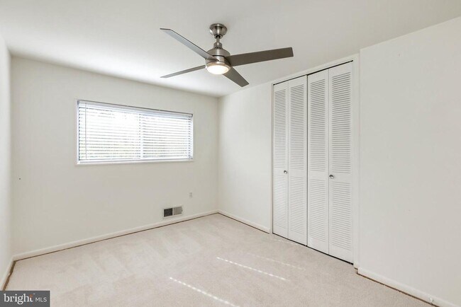 Building Photo - 10650 Weymouth St