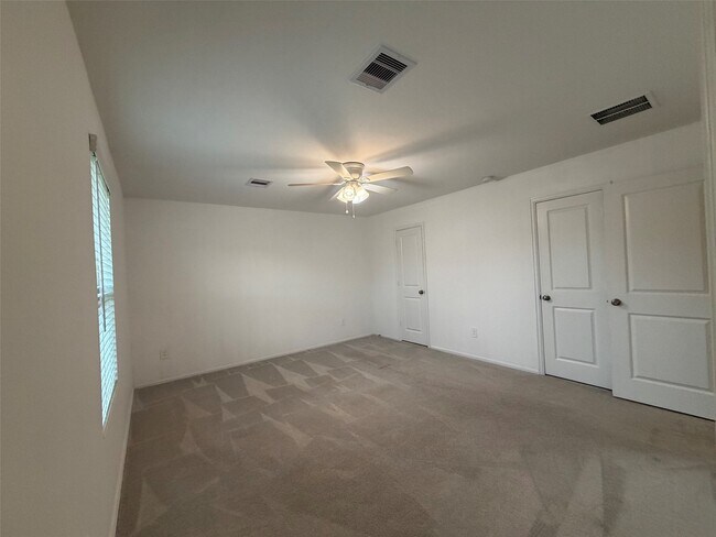 Building Photo - 531 Flower Reed Ct