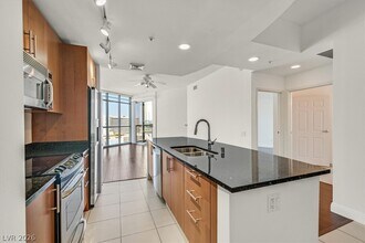 Building Photo - 200 W Sahara Ave