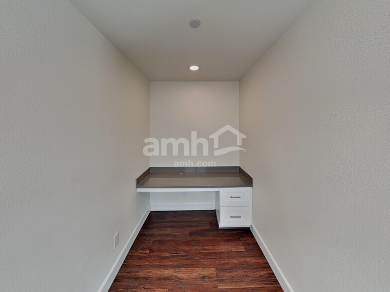 Building Photo - 290 Austin Bellerose Pl