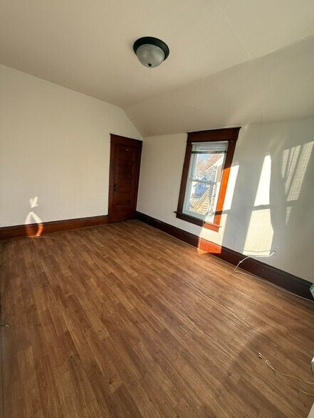 Building Photo - 814 Beechwood Ave