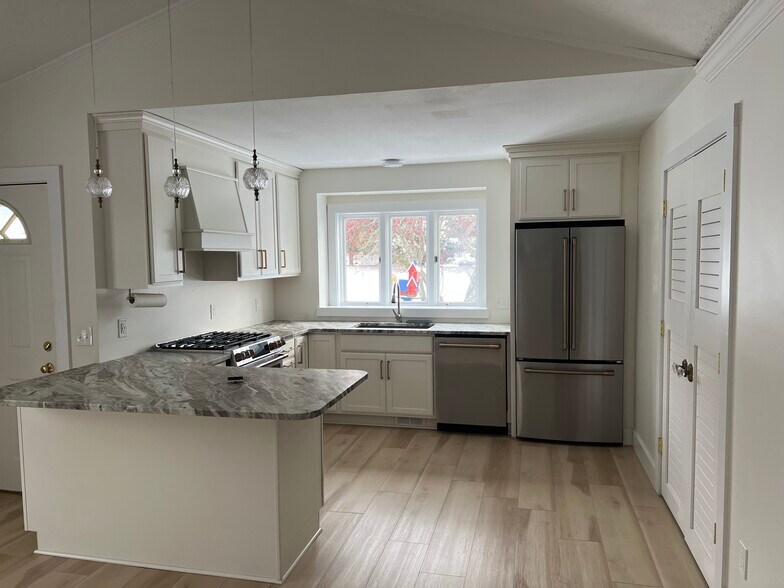 Kitchen - 2274 Penfield Rd