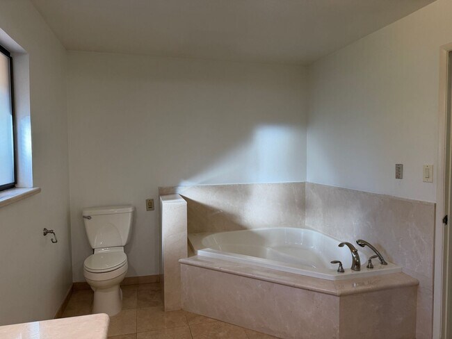 Building Photo - Beautiful home in Southwest Reno's Lake Ridge Shores East!