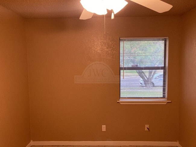 Building Photo - 1805 Galaxy Dr