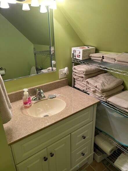Lavatory bath - 56 Panorama Dr