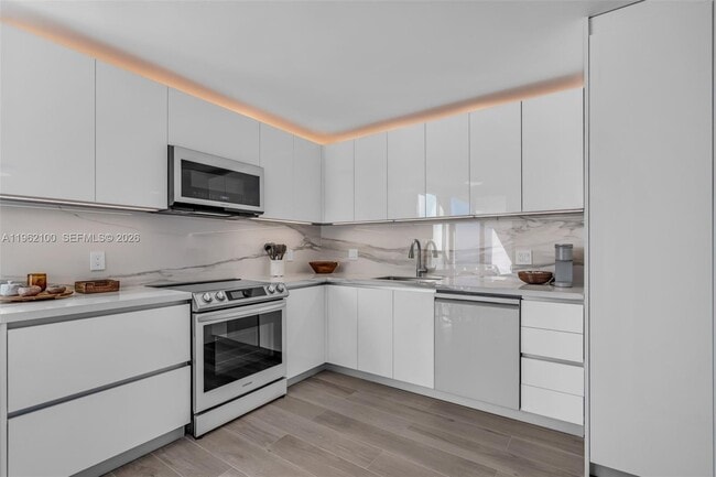 Building Photo - 609 Ocean Dr