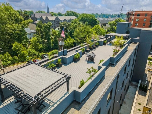 Building Photo - 172 E Prospect Ave