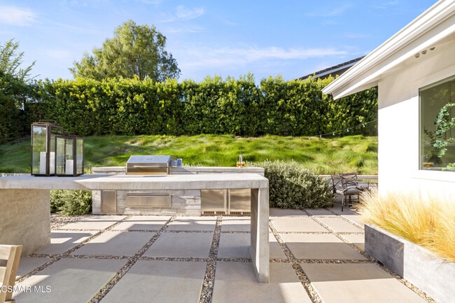 Building Photo - 1501 Valecroft Ave