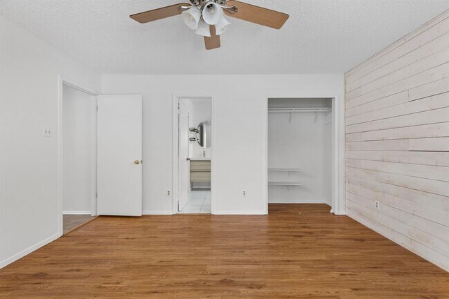 Building Photo - 8701 Palace Pkwy