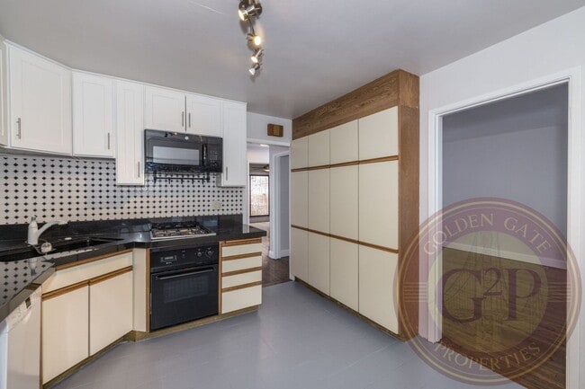 Building Photo - Rincon Hill - 3 BR, 2 BA House 1,164 Sq. Ft. - 3D Virtual Tour, Garage, Yard