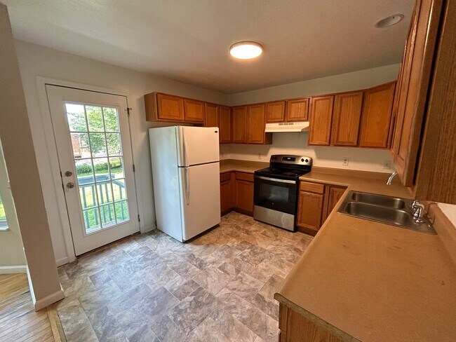 Building Photo - WESTWOOD- 3 Bed/ 2 full bath with 2 car garage