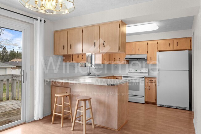 Building Photo - Beautiful Family Home ! Spring Special !! 50% Off first months rent.