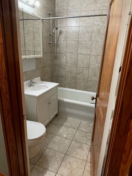 Bathroom - 2055 S 77th St