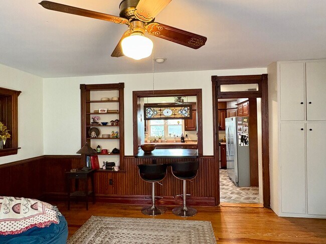 Building Photo - Large 4 bedroom house near Waynesboro Hospital