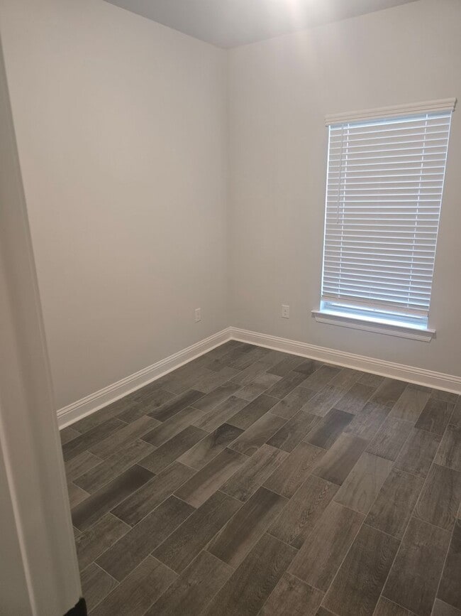 Building Photo - WENDELL IV G in The Cove at Villaggio community offers a 3 bedroom, 2 full bathroom