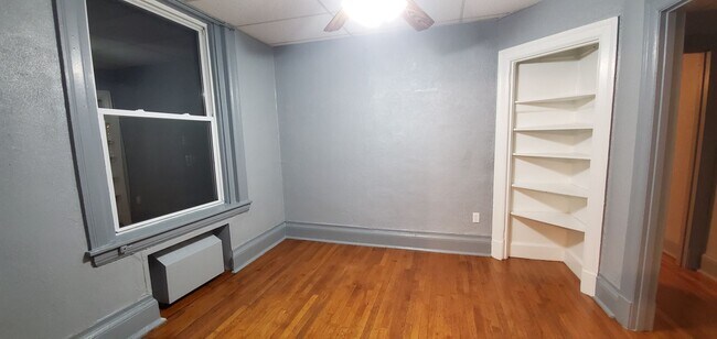 Building Photo - 260 Gross St