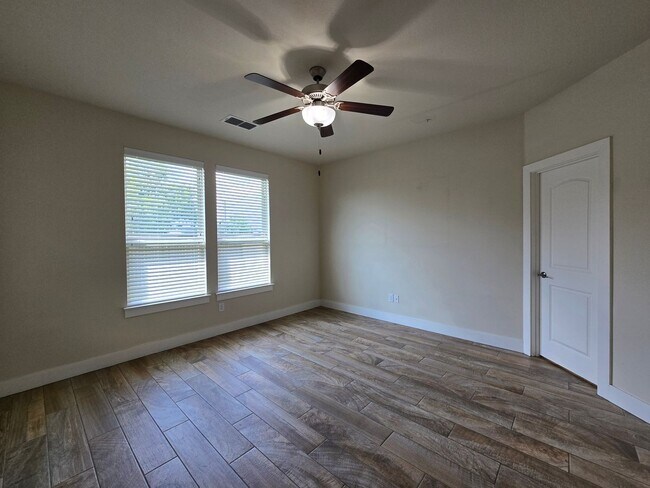 Building Photo - 727 Gristmill Dr