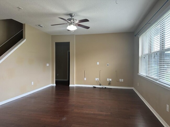 Building Photo - 3034 Winglewood Cir