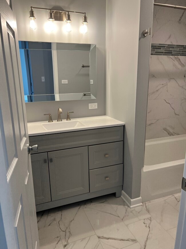 Building Photo - 385 Dover Ln