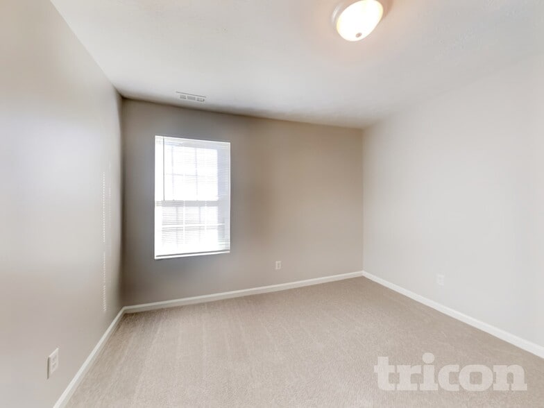 Building Photo - 613 Everlasting Way