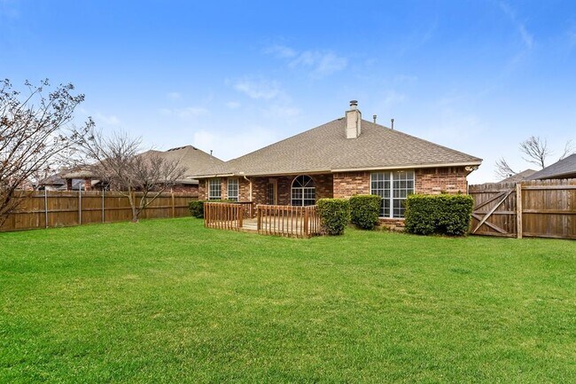 Building Photo - 536 SW 154th Ct