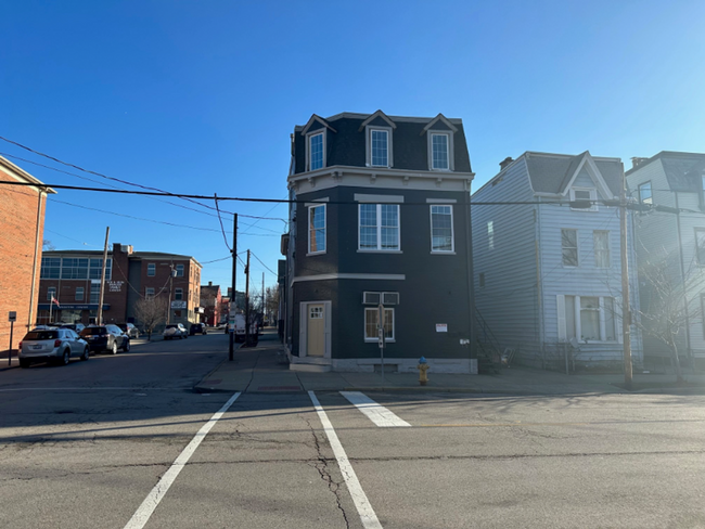 Building Photo - Central Ave