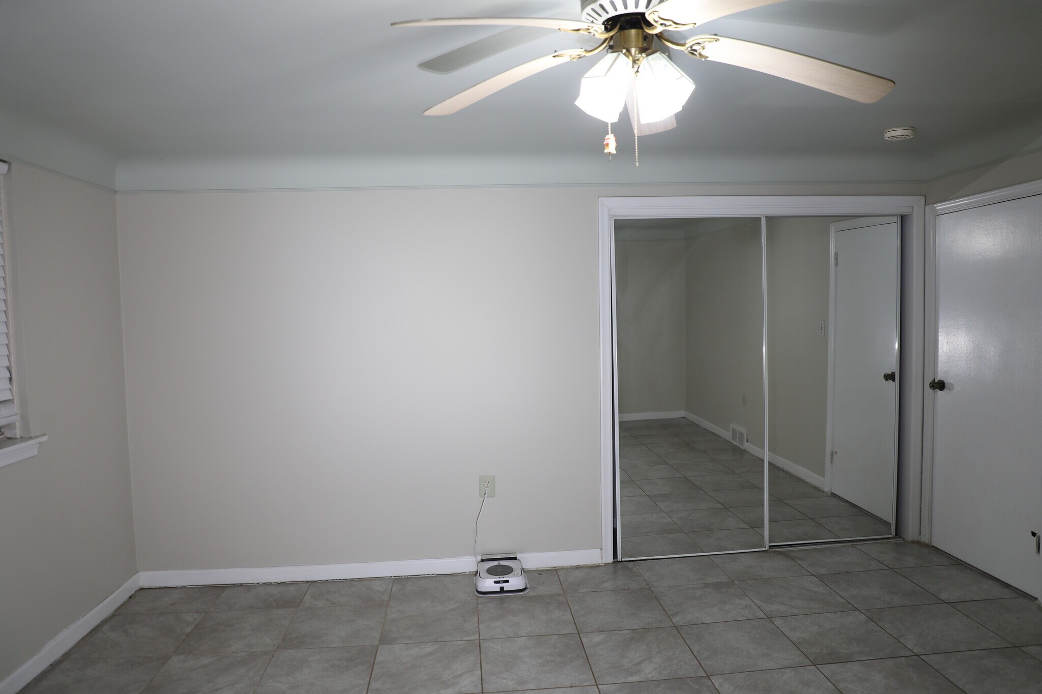 Building Photo - 25323 Orchard Lake Rd