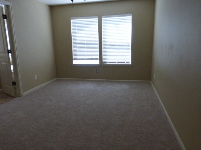 Building Photo - Bethany Town Home Available