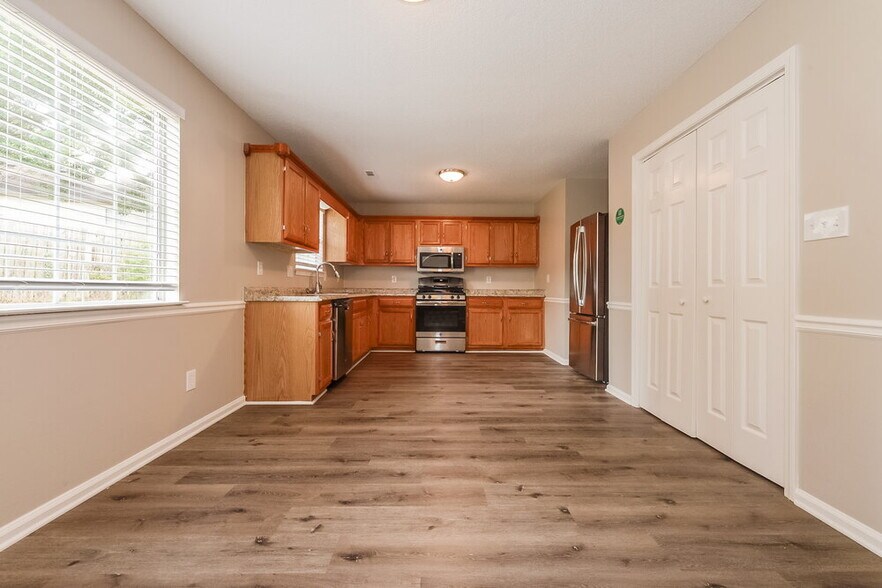 Building Photo - 317 Brookside Dr
