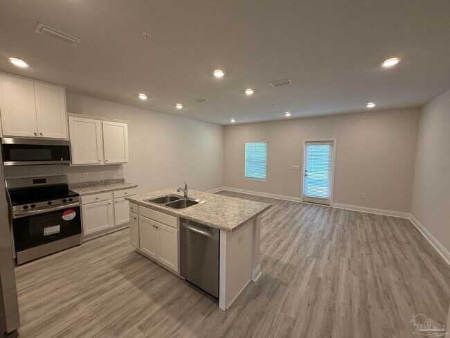 Building Photo - 9007 Golden Eye Dr