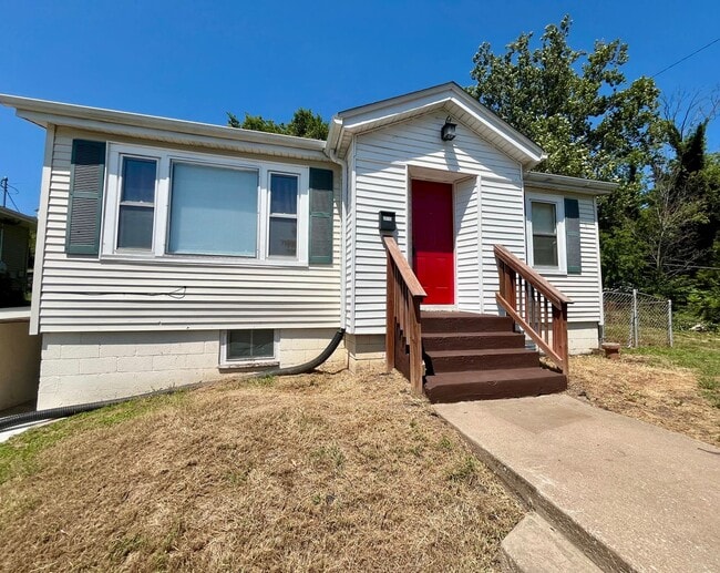 Primary Photo - Three bedroom on golf course