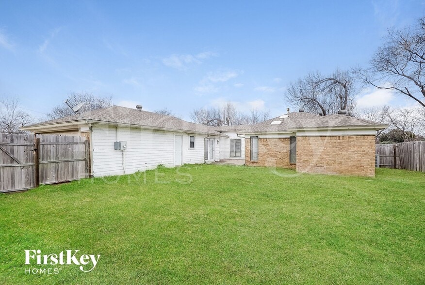 Building Photo - 1628 Reno Run