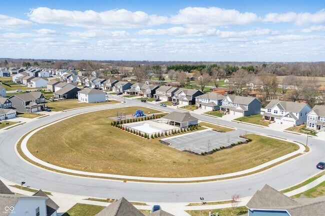 Building Photo - 3999 Kensington Dr