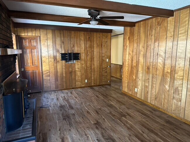 Building Photo - 5120 Candies Creek Ridge Rd