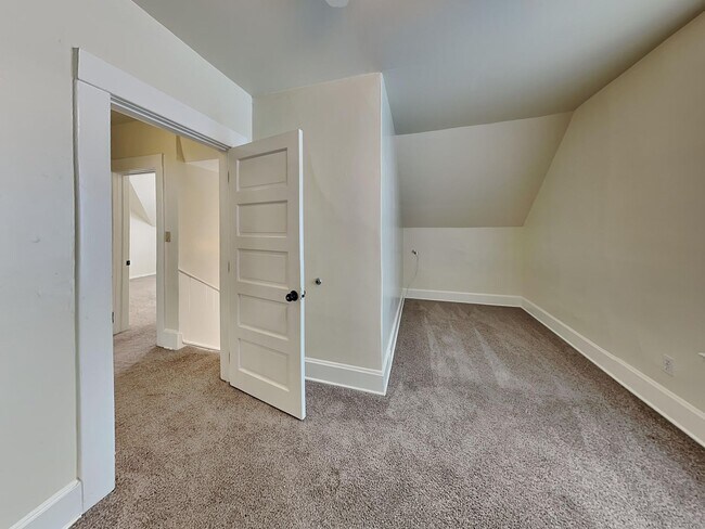 Building Photo - **Coming Soon** 5 Bedroom House Near Gonzaga