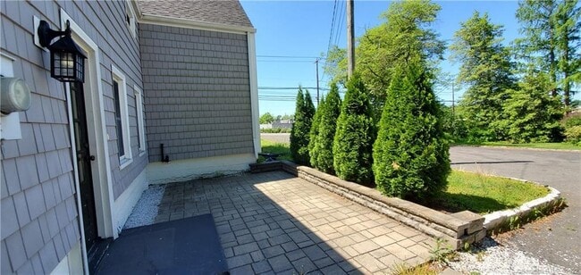 Building Photo - 246 West Ave