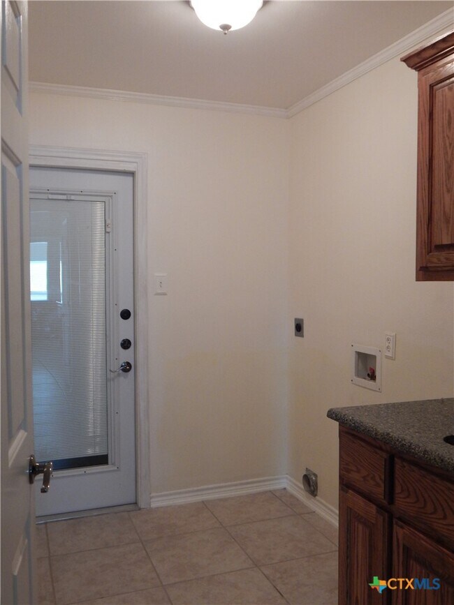 Building Photo - 2600 Garden Brook Trail