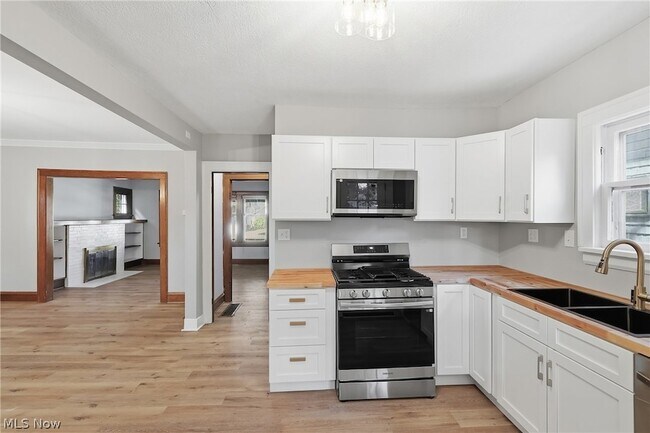 Building Photo - 1539 Elbur Ave