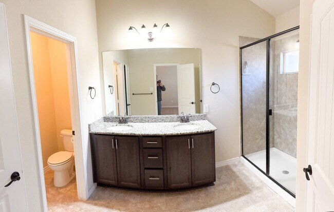 Building Photo - Popular DR Horton Sierra floor plan. 4 bed, 2 1/2 bath, 3 car garage, single story on a corner lo...