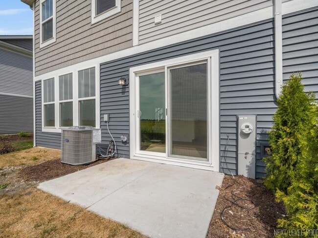 Building Photo - 25715 W Yorkshire Dr