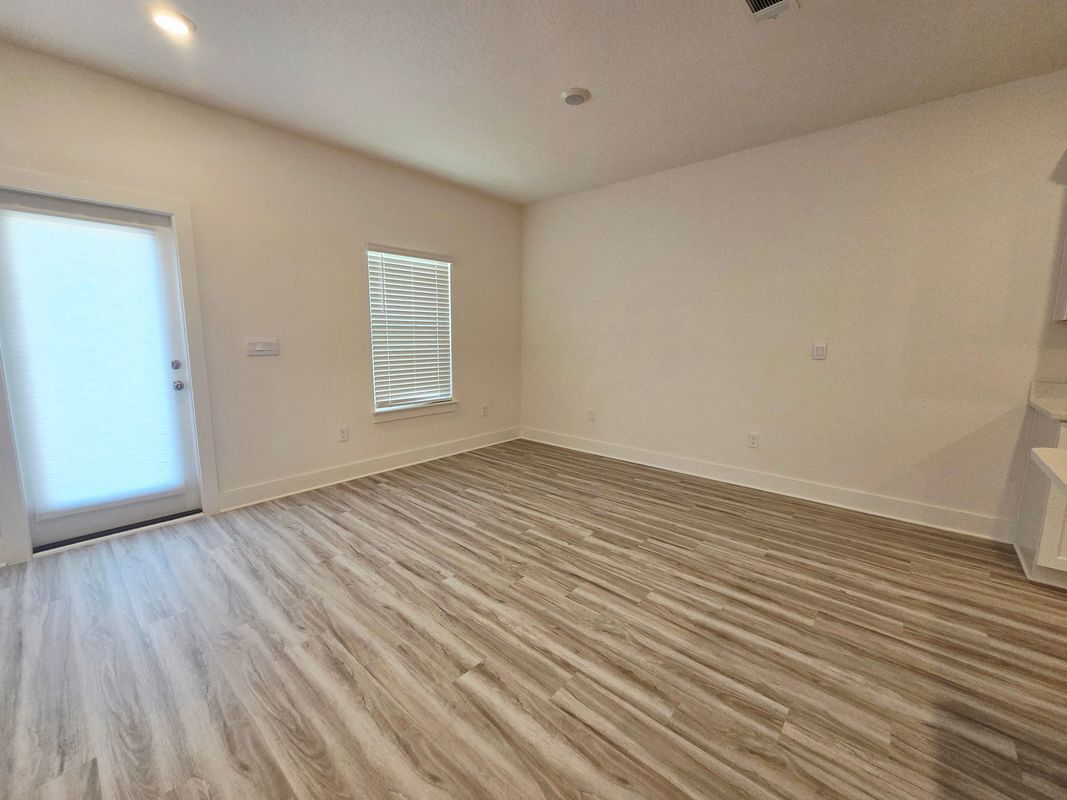 Building Photo - 260 Salt Creek Lane