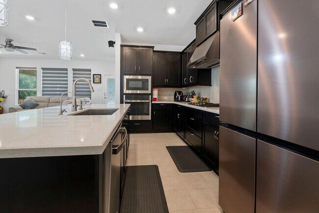 Building Photo - 232 Barton Oak Trl