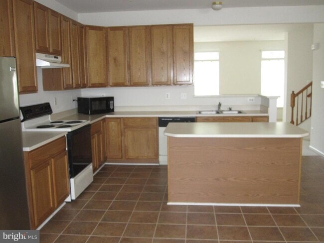 Building Photo - 2106 Harrow Dr
